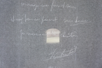 https://www.jehannepaternostre.be:443/files/gimgs/th-7_JehannePaternostre_broderie-bondues2_v2.jpg